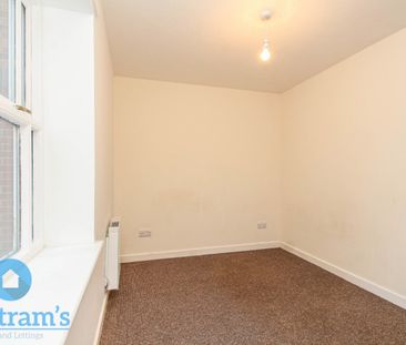 2 bed Flat for Rent - Photo 6