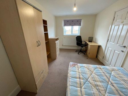 4 bedroom townhouse to rent - Photo 3