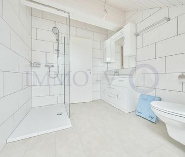 NEW AND SPACIOUS IN ATTIQUE WITH BALCONY-TERRACE - Foto 4