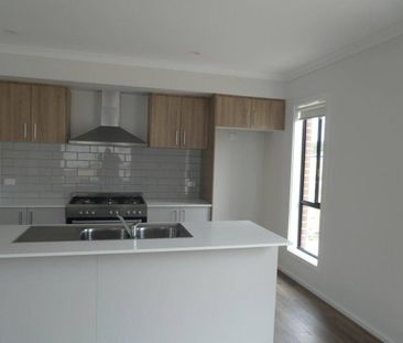 18 BOTTLEBRUSH WAY - Photo 2