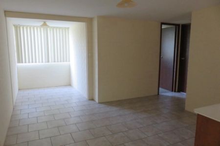 Unfurnished 2 bedroom Unit - Photo 3