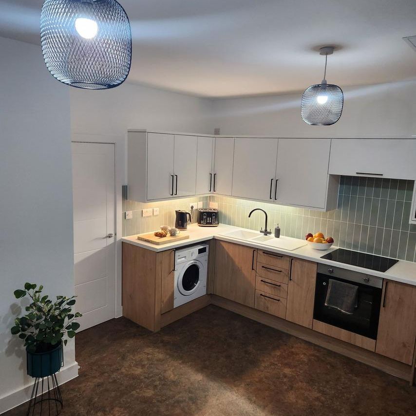 3 bedroom flat to rent - Photo 1