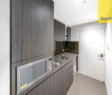 FULLY FURNISHED DESIGNER STUDIO APARTMENT - Photo 3