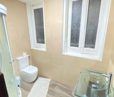 Room for rent in 8-bedroom apartment in Gran Vía, Madrid - Foto 3