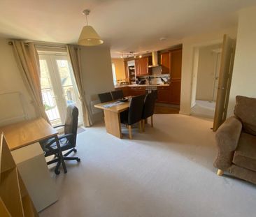 2 bedroom flat to rent - Photo 2