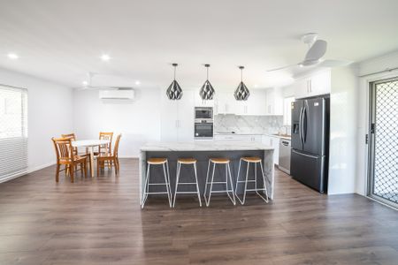 Renovated High Set Home With 12 x 7m Shed ! - Photo 5