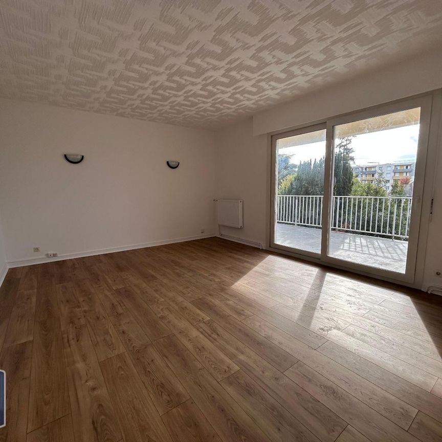 Location Appartement 3 pièces 70m² STE GENEVIEVE DES BOIS 91700 - Photo 1