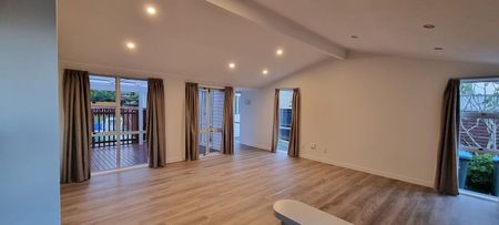 Waterview Villa with a Pool - Photo 4