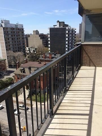 Mid-rise apartment building in Centretown - One-month free rent on 12-month lease! - Photo 3