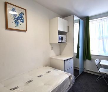 Studio to rent - Photo 2