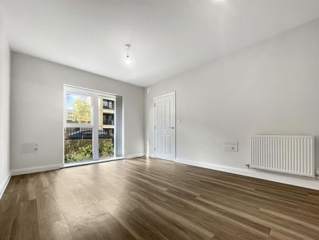 5 bedroom semi-detached house to rent - Photo 3
