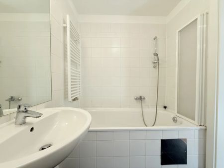 Gut geschnittene 3-Zimmer Wohnung in ruhiger Seitengasse mit Durchzugsmöglichkeit! ab sofort - Foto 4