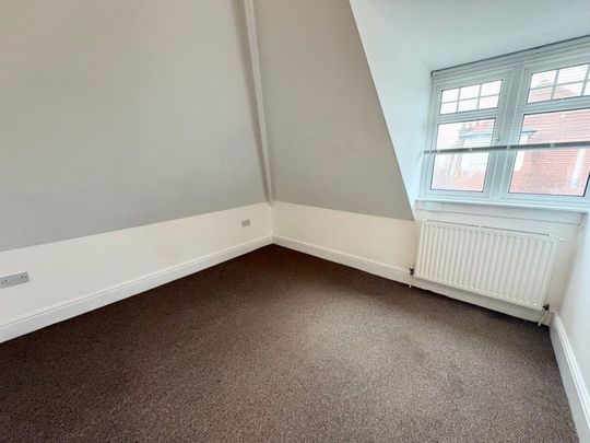 MILTON ROAD, CHARMINSTER (P07844) - Photo 1