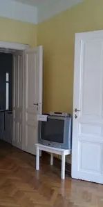 Schöne helle Altbauwohnung für eine Familie oder 5er WG - Foto 1