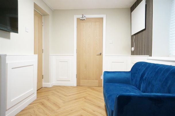 Flat A, 51 Holyhead Road - Photo 1