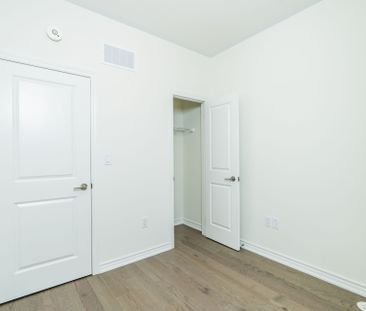 For Lease - 84 Paisley Drive, Bradford West Gwillimbury, Ontario - Photo 2