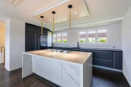 Herrliberg: exklusives Einfamilienhaus mit Seesicht, Garten und Pool - Photo 3