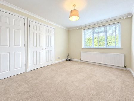 4 bedroom detached house to rent - Photo 5