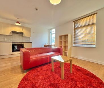 1 bedroom flat to rent - Photo 2