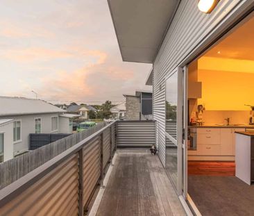 2 bed with double garage - Photo 4