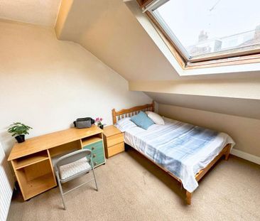 4 bedroom terraced house to rent - Photo 4