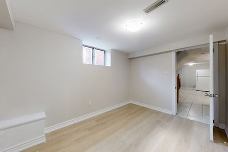 For Lease - 19 Lilian Drive Unit# Lower, Toronto, Ontario - Photo 3
