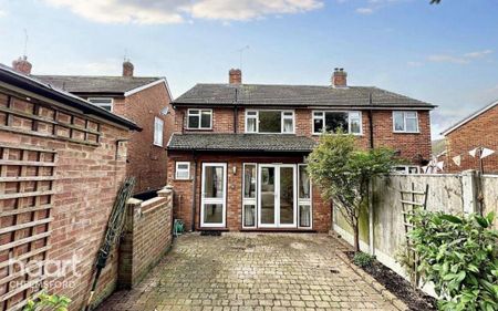 3 bedroom semi-detached house to rent - Photo 3