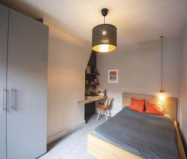 1 bedroom in a house share to rent - Photo 2