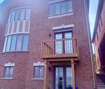 For Lease - 18 Frank Kelly Drive, East Gwillimbury, Ontario - Photo 6