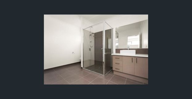 Spacious Family Home in a Prime Location - Photo 1