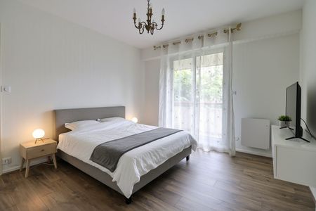 Location Appartement 4 pièces 95m² CHAMALIERES 63400 - Photo 3