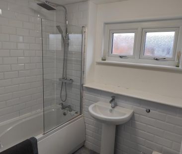 3 bedroom terraced house to rent - Photo 6