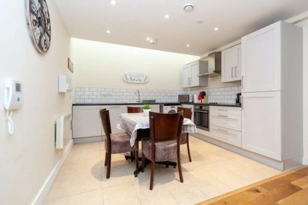 Trinity Gardens, London, SW9 8DP - Photo 2