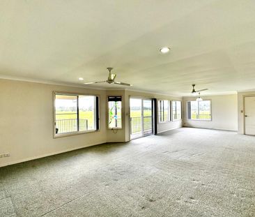 Charming Rural Farmhouse - Photo 5