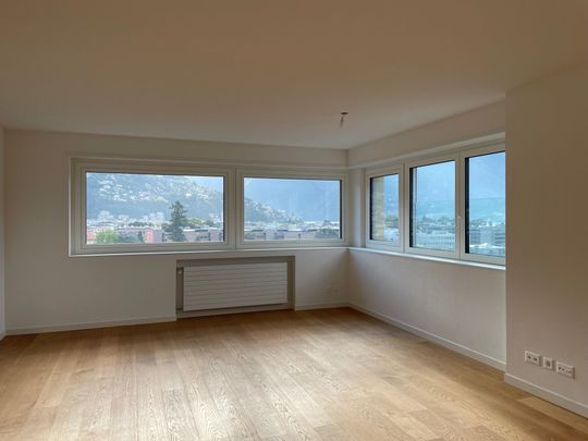 LARGE AND MODERN 2.5 BEDROOM, CENTRAL LOCATION - Photo 1