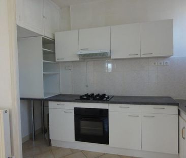 Location Appartement 2 pièces 44m² LE CREUSOT 71200 - Photo 3