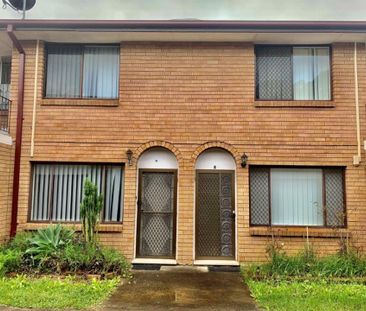 Renovated Full Brick Town House - Photo 4