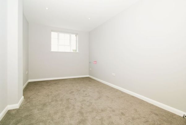 92 Duncan Road, Gillingham - Photo 1