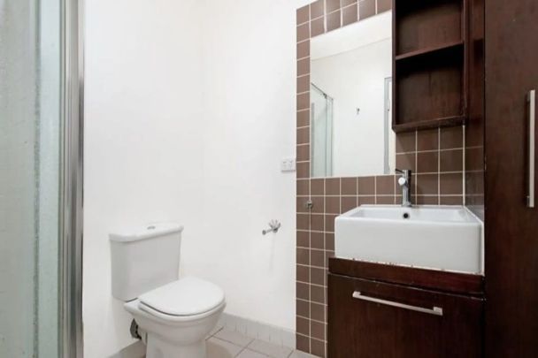 3 Bedroom Fully Furnished Apartment in the Perfect CBD Location! AVAILABLE NOW - Photo 1