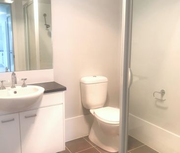 MODERN LOW MAINTENANCE UNIT - Photo 3