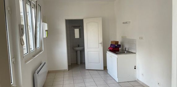 Appartement T2 situé dans une cour sécurisée - Photo 2