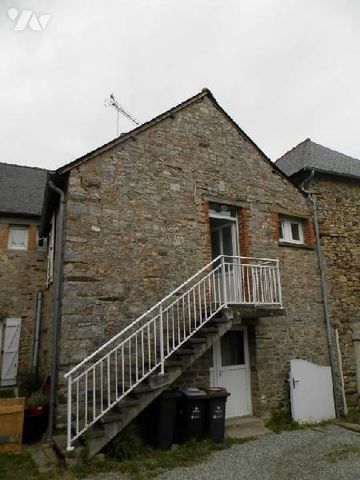 GUICHEN, Place Saint Martin - Studio 25,70 m² au premier étage d'une maison : pièce principale ... - Photo 5
