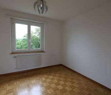 Living in an optimal location! - Photo 3