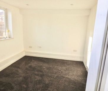 Elm Park Avenue, Elm Park, RM12 4SD, Property for rent - Photo 1