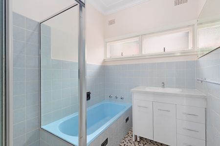 12 Catherine Street, St Ives NSW 2075 - House For Rent | Domain - Photo 2