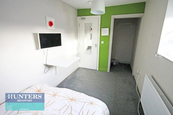 1 bedroom Flat To Let - Photo 1