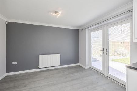 3 bedroom detached house to rent - Photo 2