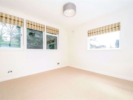A well designed, spacious 4 bedroom detached family house. - Photo 5