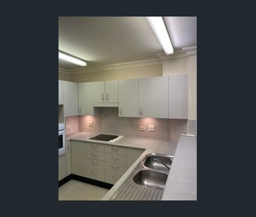 GROUND FLOOR UNIT IN THE HEART OF EPPING - Photo 2