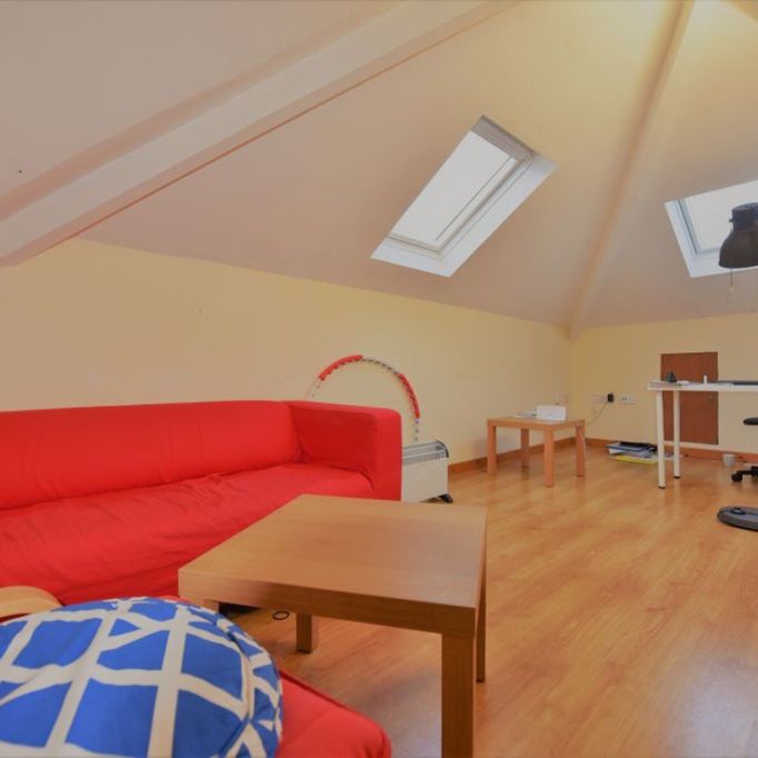 2 bedroom Flat in 1 Low Close Street, Leeds - Photo 1